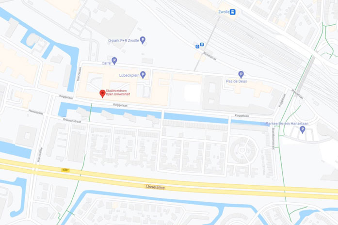 Plattegrond van Zwolle met het studiecentrum, het NS station en de IJsselallee.