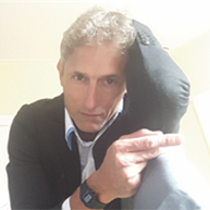 Portretfoto Piet van Tuijl